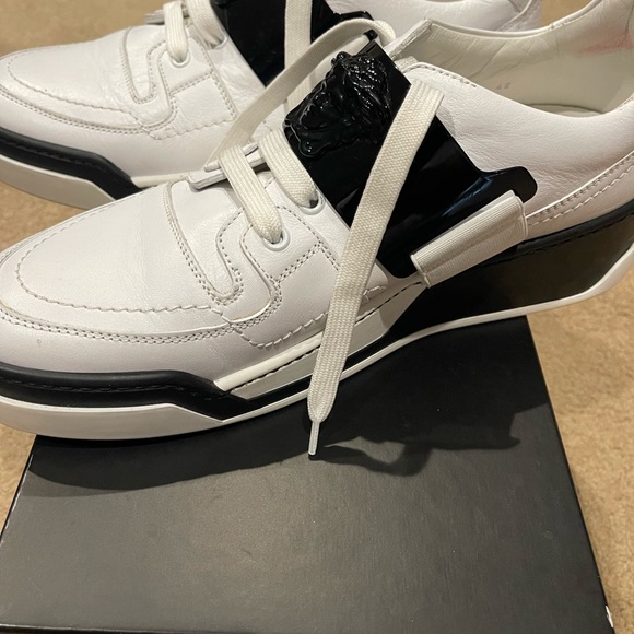 Mens Versace Tennis Shoes - Picture 4 of 5